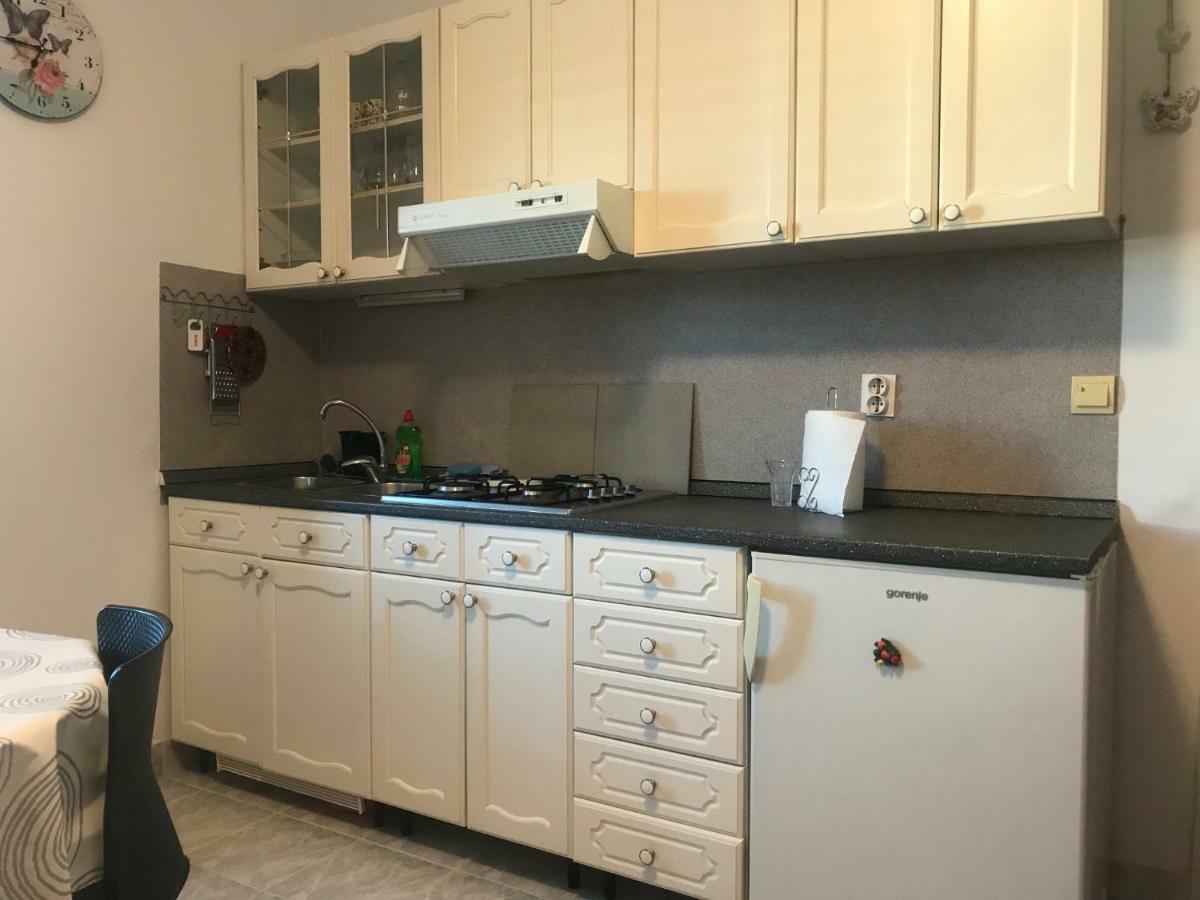 Apartman Gracin Primosten Bagian luar foto