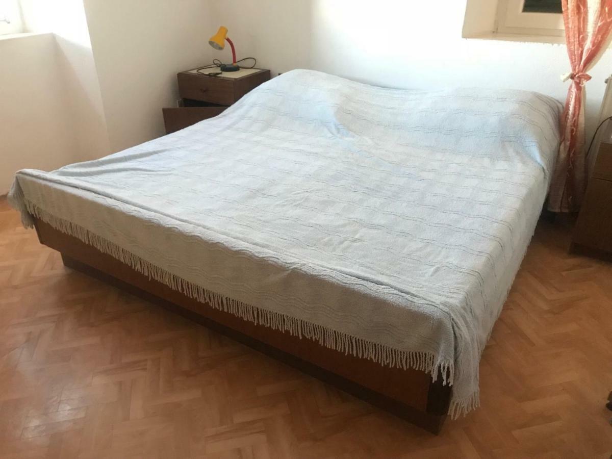 Apartman Gracin Primosten Bagian luar foto